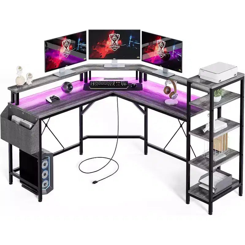 Scrivania ad angolo a L da 62" con prese di corrente, luci LED, supporto per monitor e ripiani portaoggetti, scrivania ergonomica per ufficio domestico