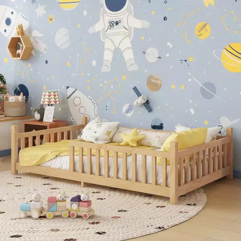 Struttura letto a pavimento a forma di casa con tetto, dimensioni Twin/Full, con recinzione e luci decorative, letto moderno per studenti per camera da letto, camera dei bambini, stanze dei giochi