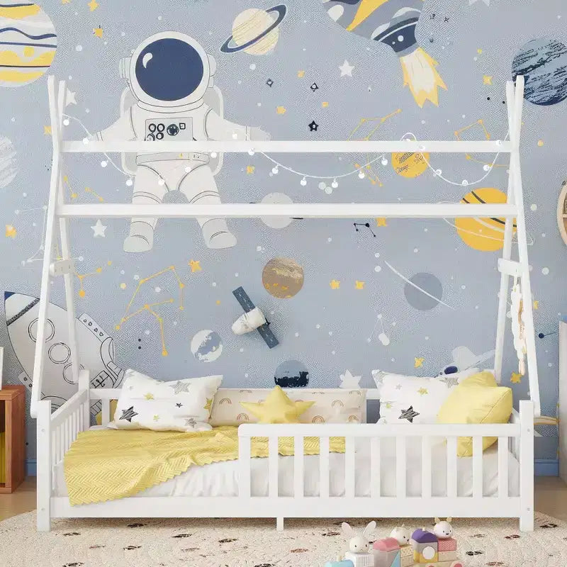 Struttura letto a pavimento a forma di casa con tetto, dimensioni Twin/Full, con recinzione e luci decorative, letto moderno per studenti per camera da letto, camera dei bambini, stanze dei giochi