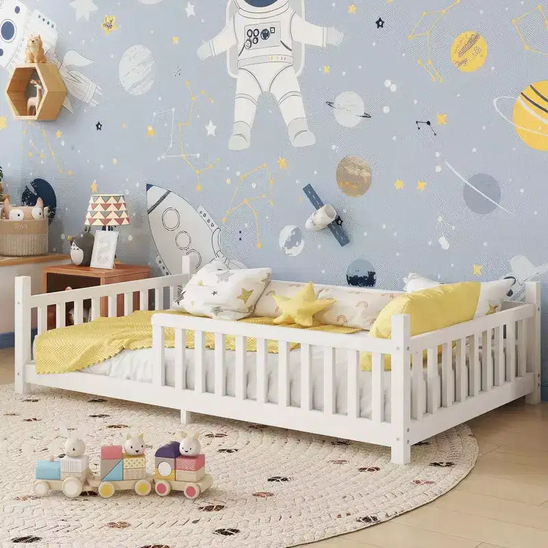 Struttura letto a pavimento a forma di casa con tetto, dimensioni Twin/Full, con recinzione e luci decorative, letto moderno per studenti per camera da letto, camera dei bambini, stanze dei giochi