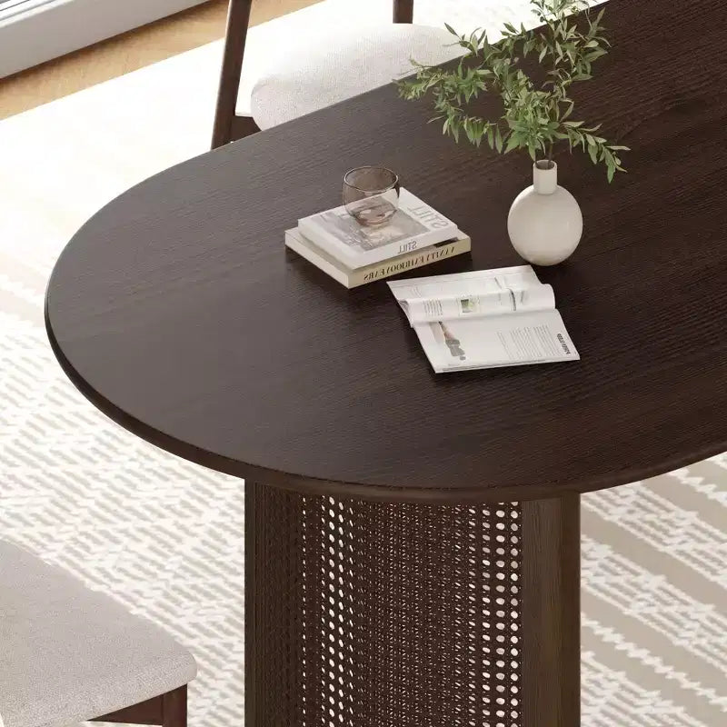 Tavolo da pranzo ovale da 67 pollici per 4-6 persone con piano a bordo arcuato e base in rattan intrecciato, tavolo da cucina moderno stile rustico per soggiorno, sala da pranzo, noce