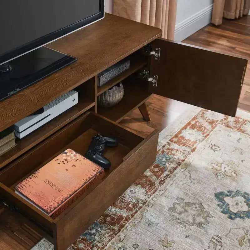 Mobile TV scanalato per TV da 50-65 pollici, mobile multimediale per l'intrattenimento moderno di metà secolo con 2 ante, cassetto e gambe in legno massiccio