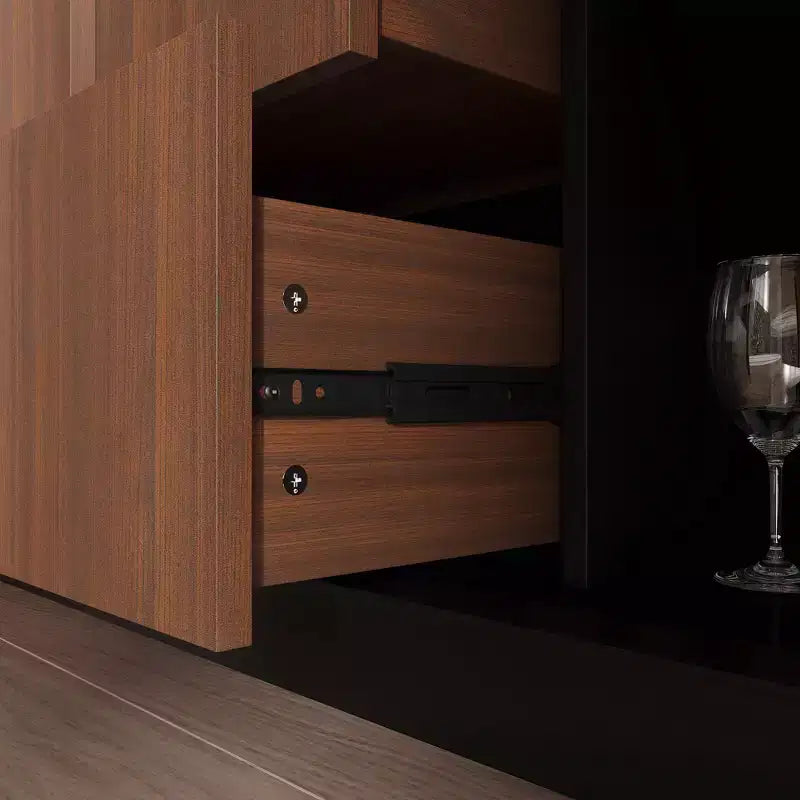 Mobile Credenza Multifunzionale da Cucina con Prese Elettriche a Scomparsa Finitura Nera Lucida e Legno